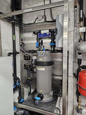 Traitement et filtration de l'eau des bassins en inox