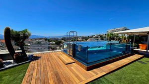 Piscine transparente en inox et PMMA sur le rooftop d'une résidence à Cannes