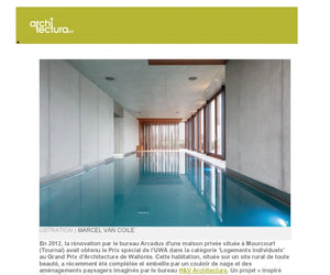 Article d'Architectura.be sur le couloir de nage en inox de Mourcourt près de Tournai, conçu par H&V Architecture