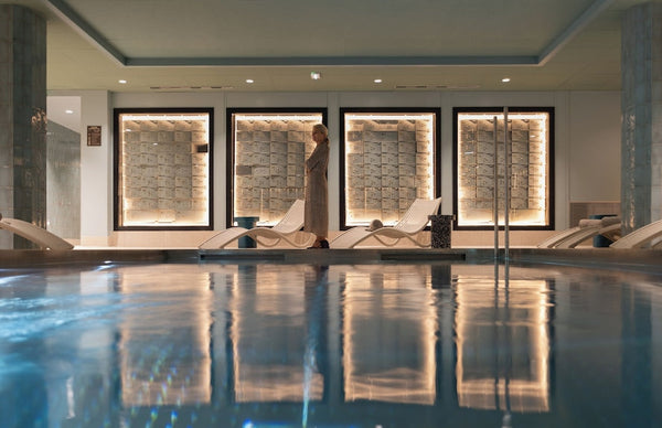 Hôtel Oceania Lille : Une piscine en inox dans l'ancien coffre-fort