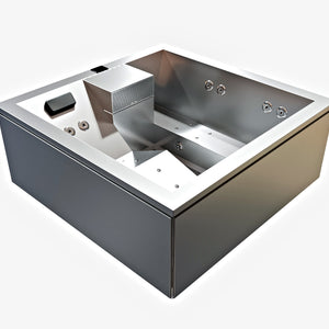 Spa en inox Steel and Style Spakub 3 places, bassin de relaxation avec jets d'eau et sièges confortables.