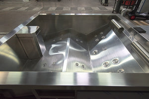 Spa en inox STEEL AND STYLE Spakut 2 places, bain à remous compact et élégant avec jets pour relaxation.