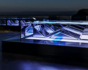 Spa en verre ICEKUB de STEEL AND STYLE, design moderne pour une expérience immersive et relaxante, vue intérieure.